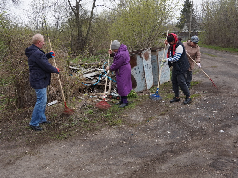 В с. Архангельское прошел субботник.